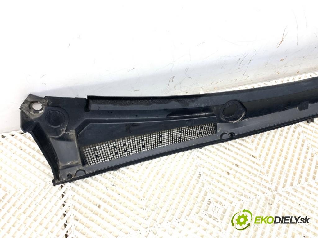 OPEL VIVARO B Autobus 2017 107 kW 1.6 CDTI (06) 1598 Torpédo, plast pod čelné okno 668114748R (Torpédo (plast pod čelným sklom))