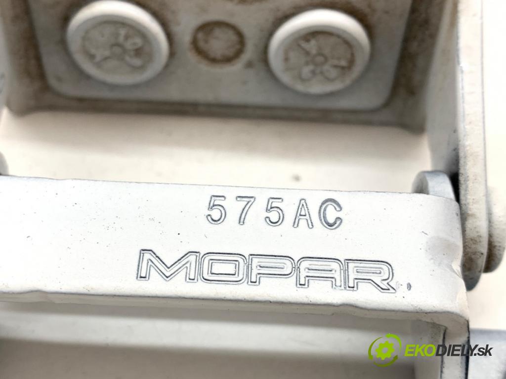 JEEP GRAND CHEROKEE WL SUV 2021 210 kW 3.6 4WD 3604 závěs dveří zadní část 575AC