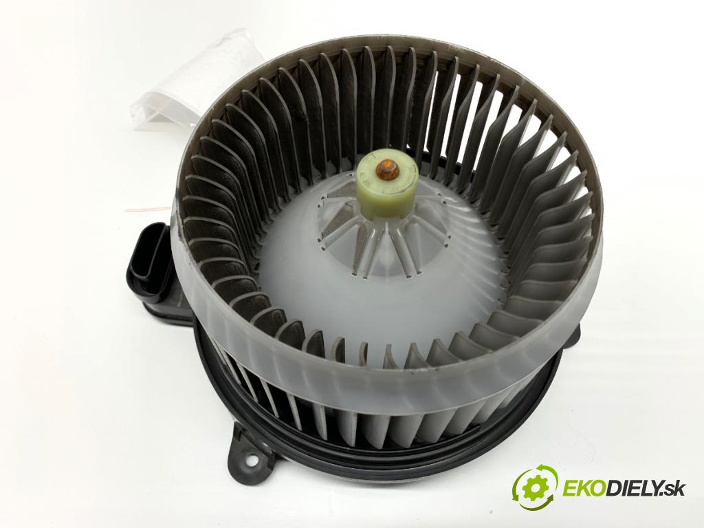 LEXUS CT liftback 2020 100 kW 200h (ZWA10_) 1798 ventilátor kúrenia 