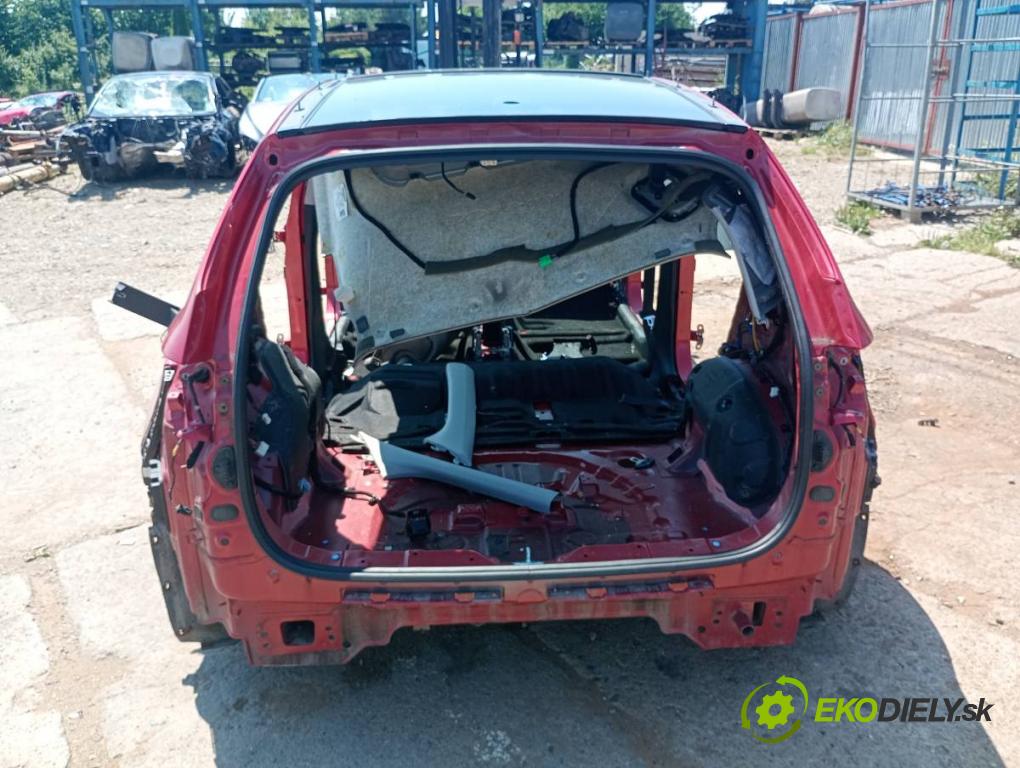 KIA SPORTAGE IV SUV 2018 136 kW 2.0 CRDi 1995 KAROSERIA ČTVRŤÁK blatník práh střecha PODŁUŻNICA