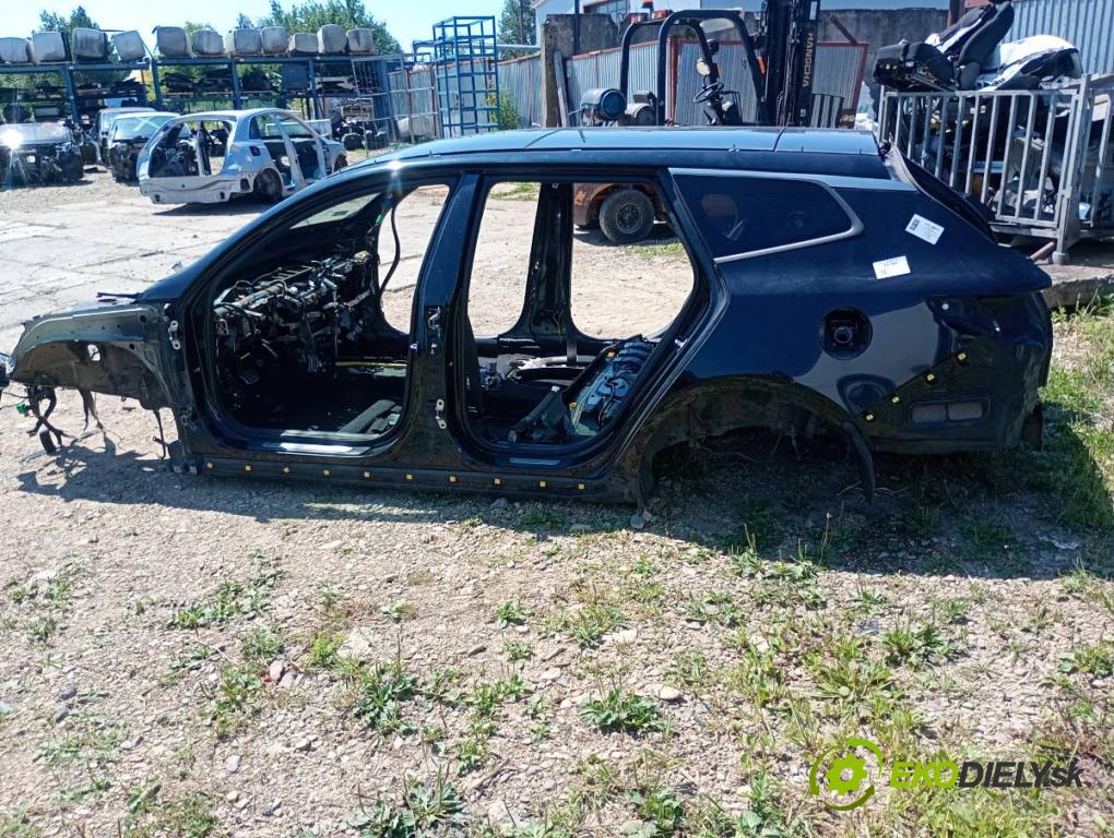 KIA OPTIMA Kombi 2016 104 kW 1.7 CRDi 1685 KAROSERIA ČTVRŤÁK blatník práh střecha PODŁUŻNICA 