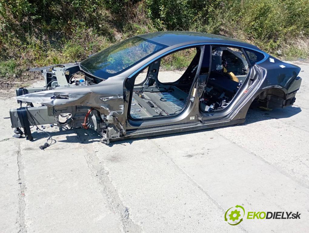 TESLA MODEL S liftback 2016 310 kW 85D AWD  KAROSERIA ČTVRŤÁK blatník práh střecha PODŁUŻNICA 