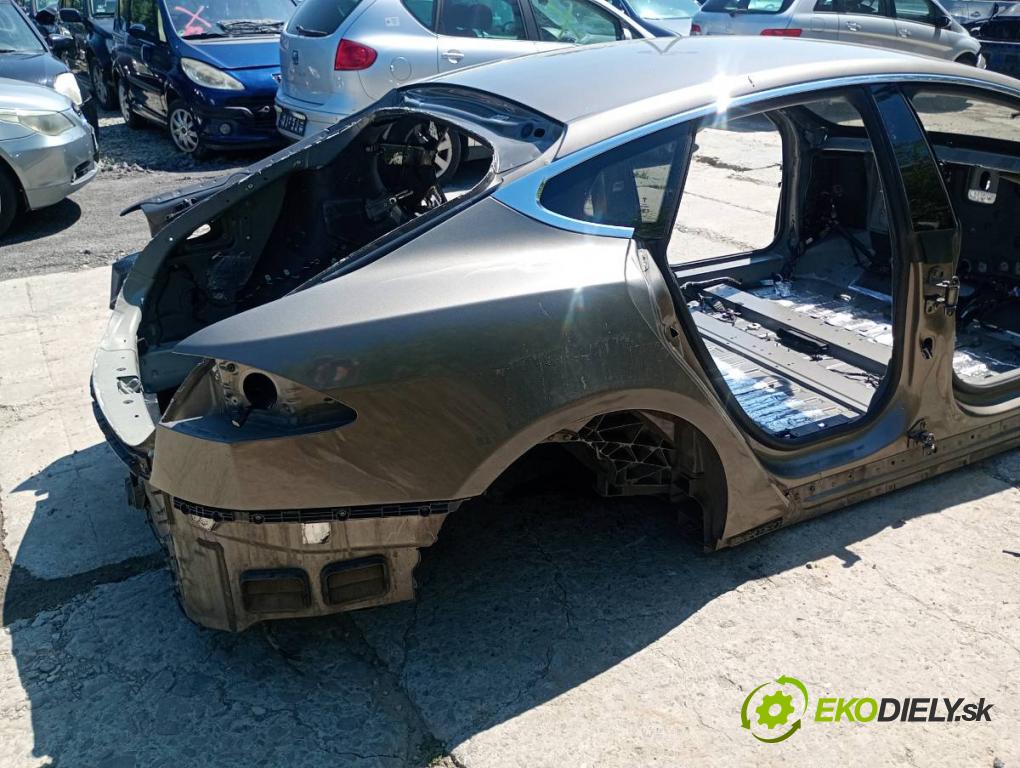TESLA MODEL S liftback 2016 310 kW 85D AWD KAROSERIA ČTVRŤÁK blatník práh střecha PODŁUŻNICA