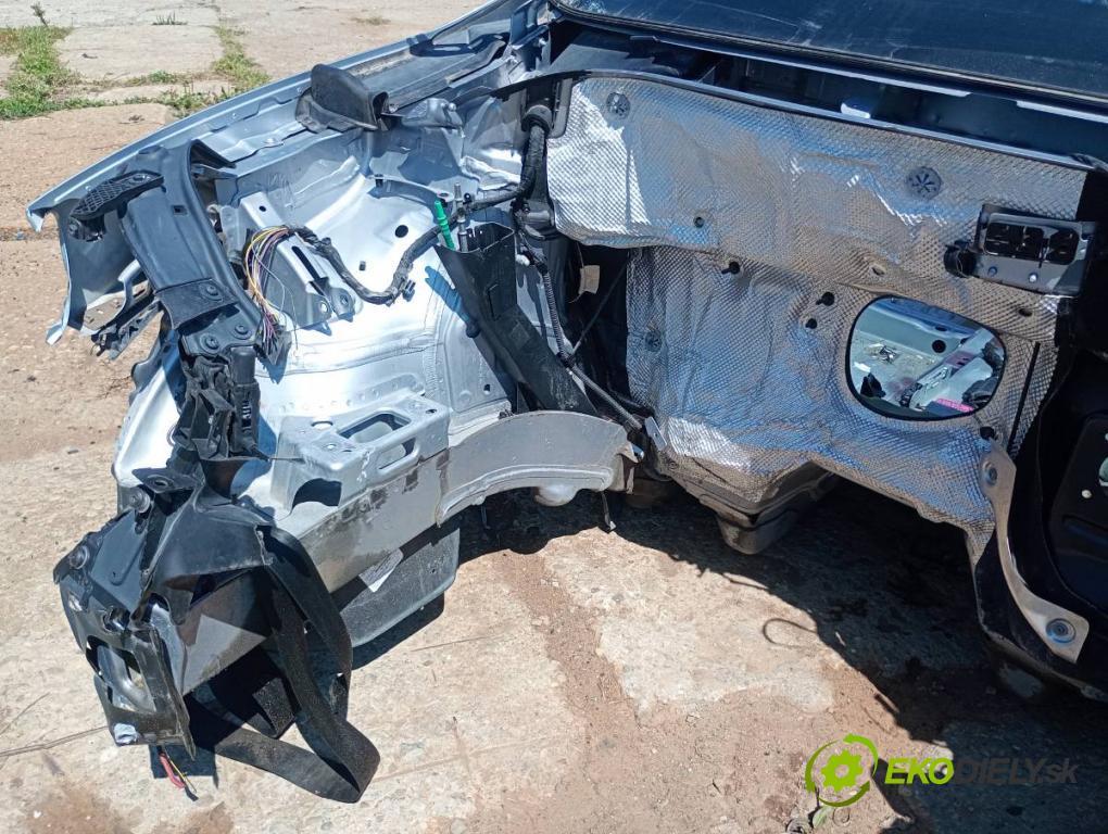 AUDI Q3 I SUV 2016 147 kW 2.0 TFSI quattro 1984 KAROSERIA ČTVRŤÁK blatník práh střecha PODŁUŻNICA
