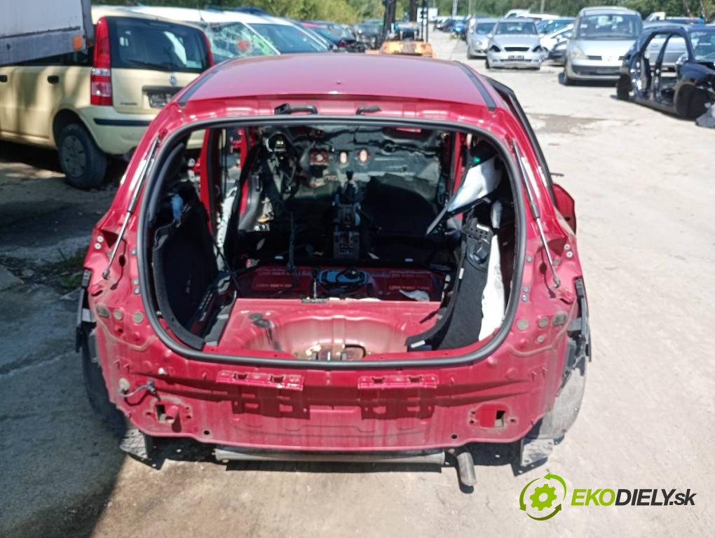 HYUNDAI i30 liftback 2020 74 kW 1.4 MPI 1368 KAROSERIA ČTVRŤÁK blatník práh střecha PODŁUŻNICA