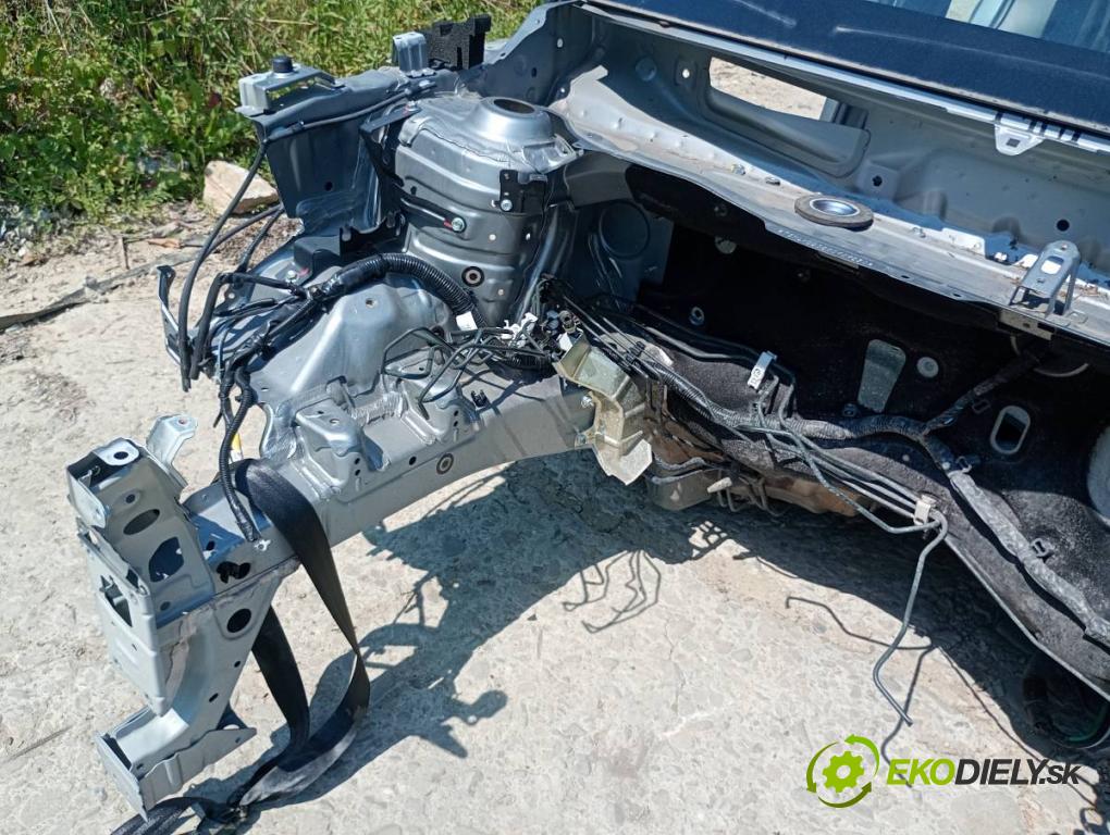 SUZUKI VITARA SUV 2021 95 kW 1.4 Hybrid (Mild Hybrid) 1373 KAROSERIA ČTVRŤÁK blatník práh střecha PODŁUŻNICA