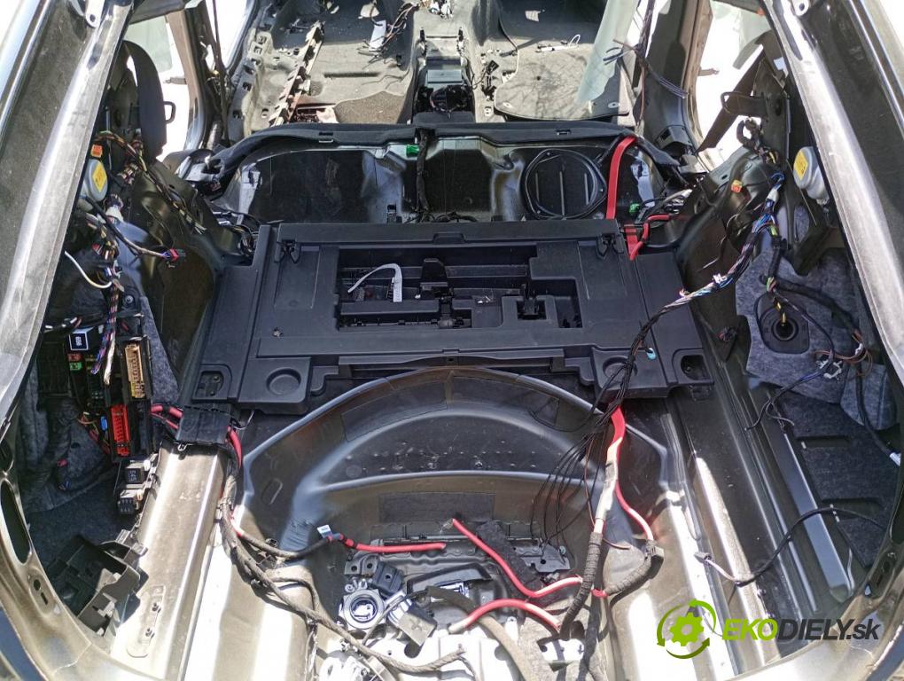AUDI A5 F5 liftback 2020 140 kW 40 TDI 1968 KAROSERIA ČTVRŤÁK blatník práh střecha PODŁUŻNICA