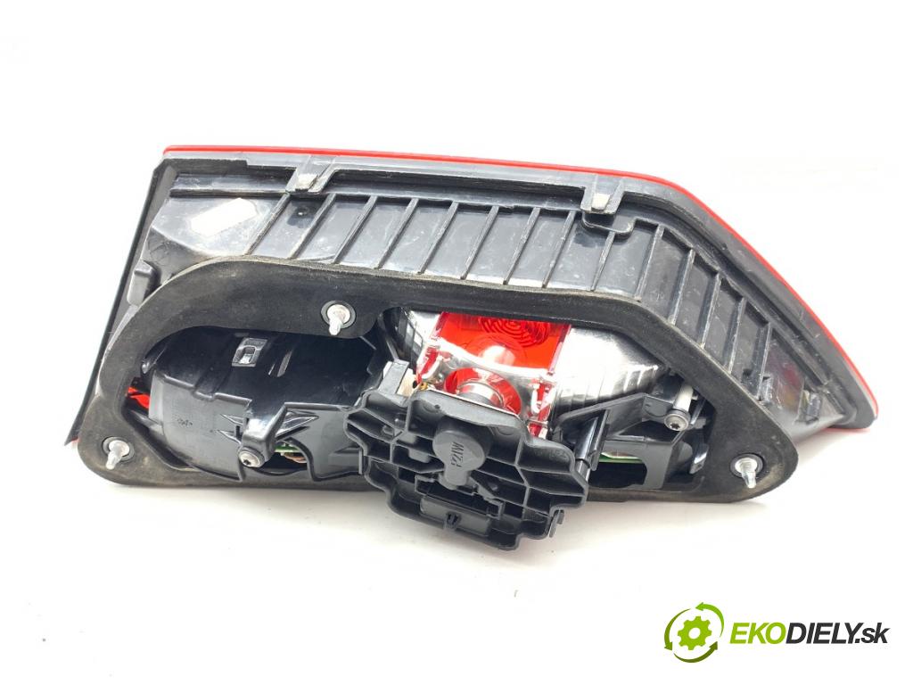 SEAT LEON III Kombi 2015 110 kW 2.0 TDI 1968 světlo levý zadní část vnitřní