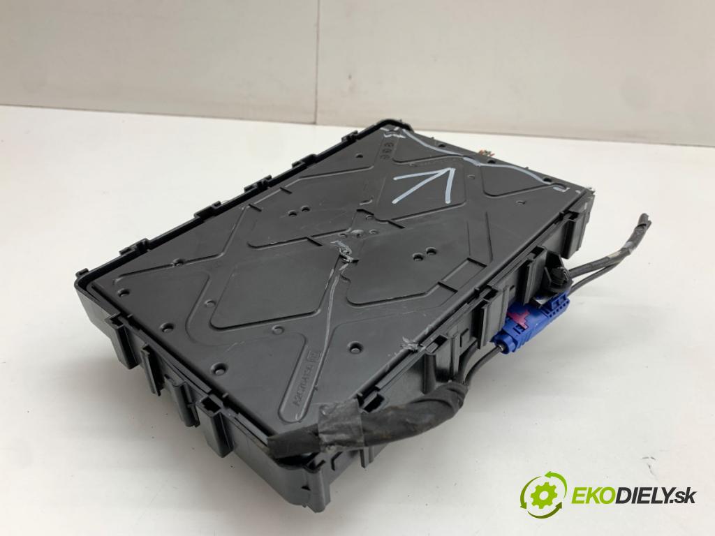 JEEP GRAND CHEROKEE WL SUV 2021 210 kW 3.6 4WD 3604 modul komfortu 68374988AN (Komfortní modul)