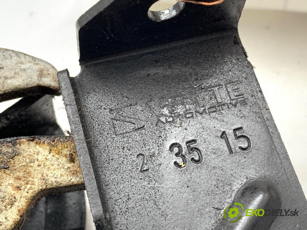 BMW F30 sedan 2014 155 kW 325 d 1995 zámok kapoty přední část pravý