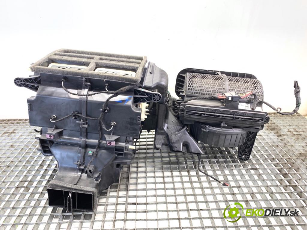 JEEP GRAND CHEROKEE WL SUV 2021 210 kW 3.6 4WD 3604 topné těleso radiátor topení KOMBAJN 68379744AB