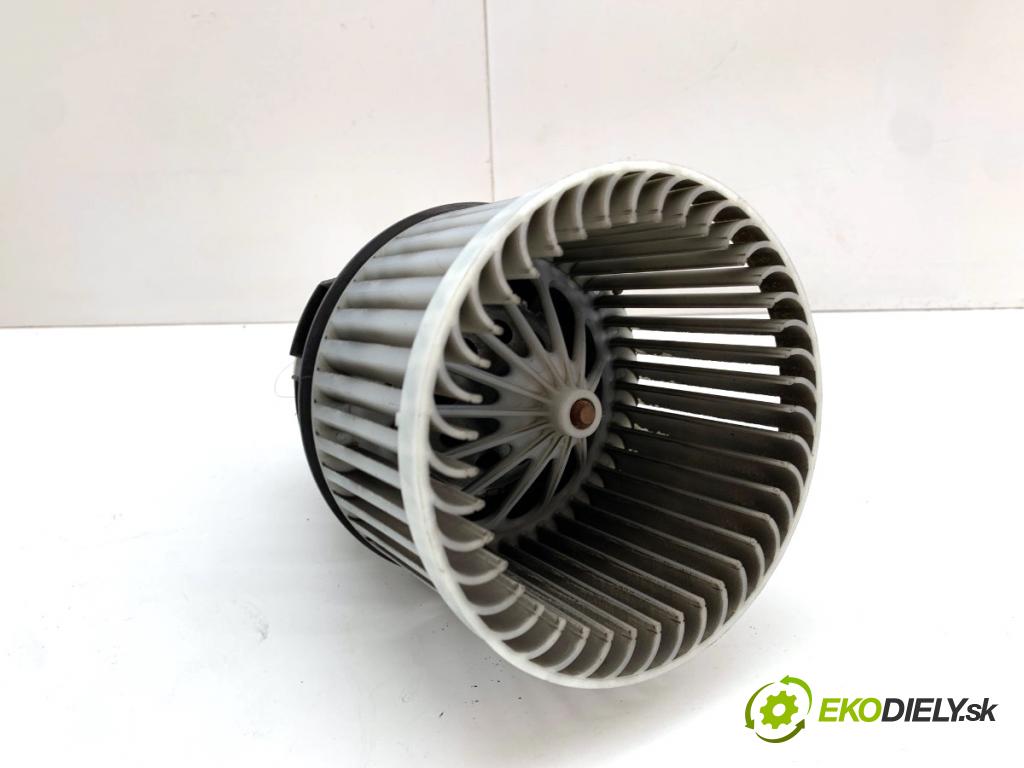 PEUGEOT 308 SW II Kombi 2014 88 kW 1.6 BlueHDi 120 1560 ventilátor kúrenia DB271001