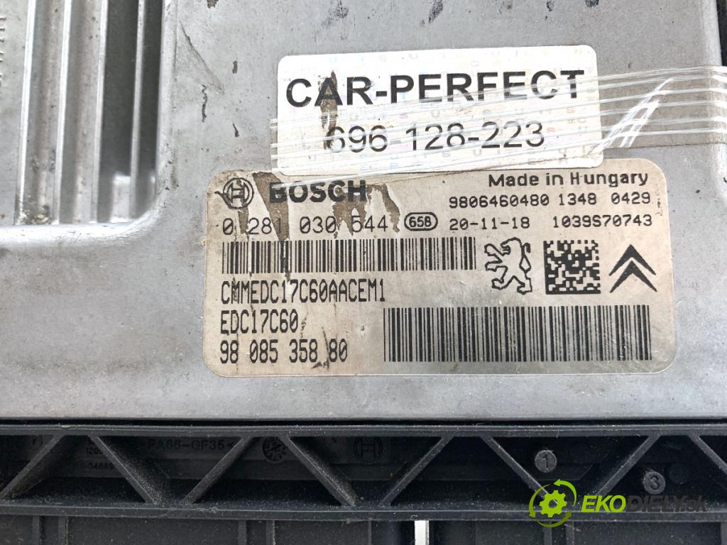PEUGEOT 308 SW II Kombi 2014 88 kW 1.6 BlueHDi 120 1560 řídící jednotka motora 9808535880 (Řídicí jednotka)