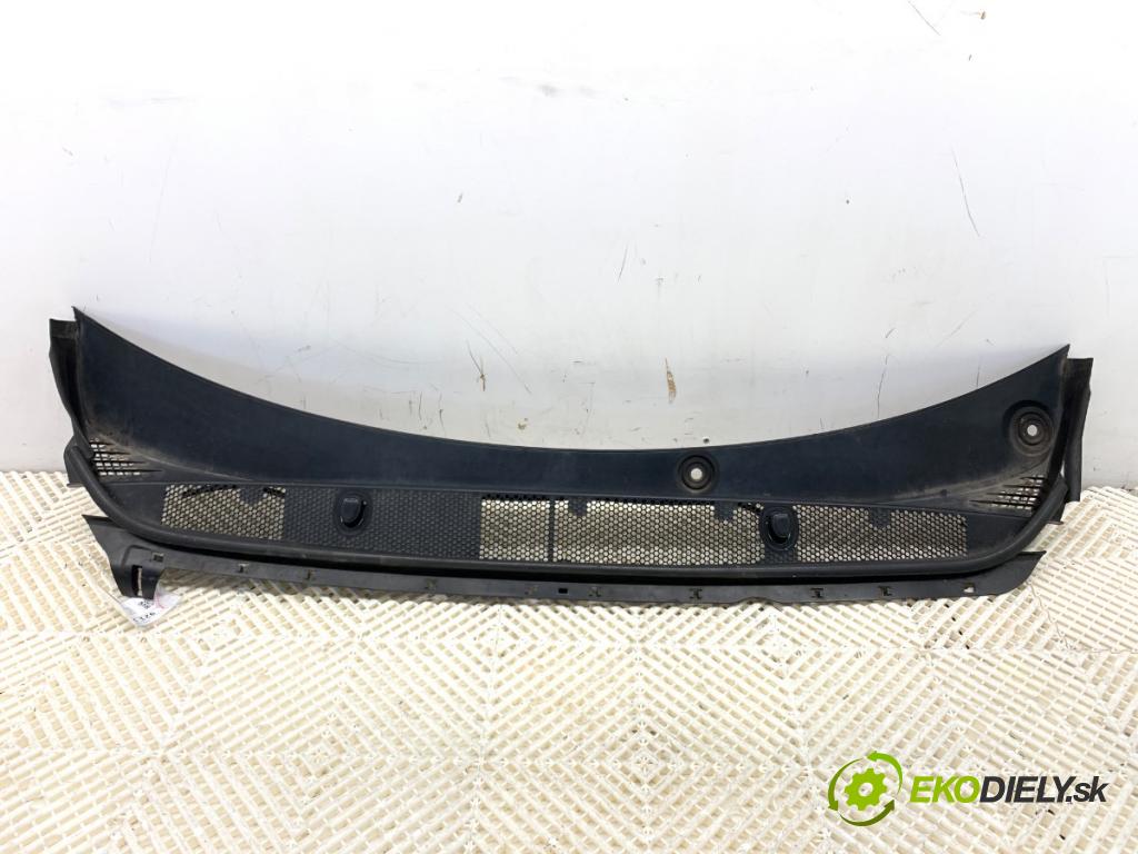 PEUGEOT 308 SW II Kombi 2014 88 kW 1.6 BlueHDi 120 1560 Torpédo, plast pod čelné okno 98008282XT (Torpédo (plast pod čelným sklom))