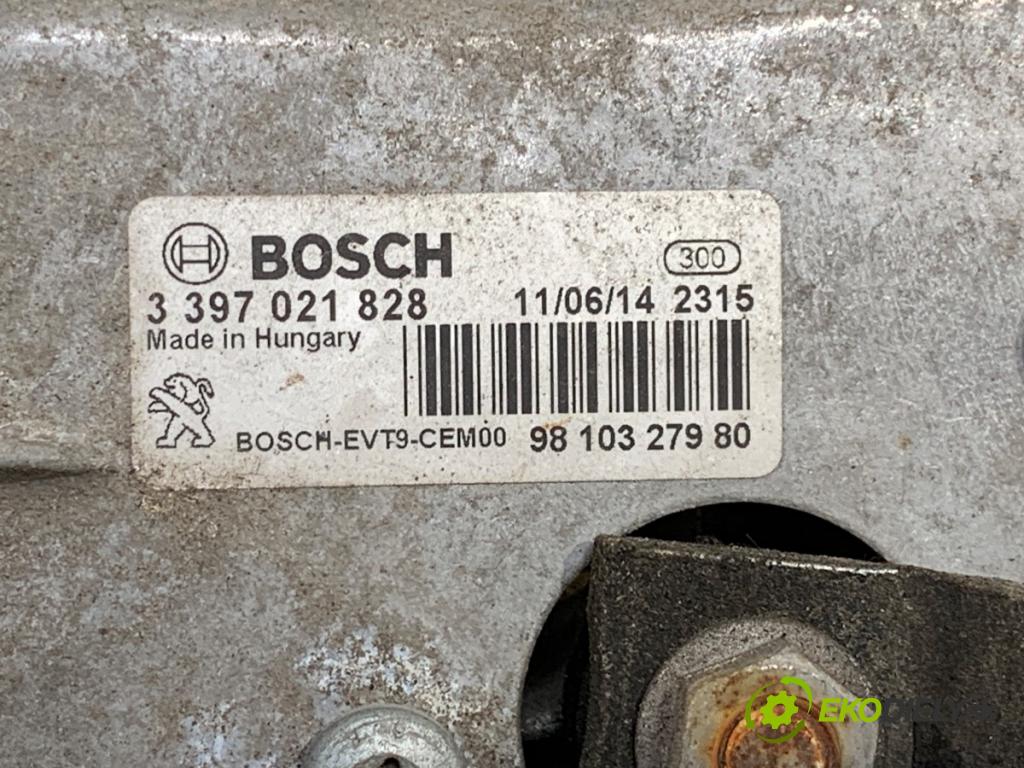 PEUGEOT 308 SW II Kombi 2014 88 kW 1.6 BlueHDi 120 1560 mechanismus stěračů přední část 9810327980 (Motorek stěračů přední)