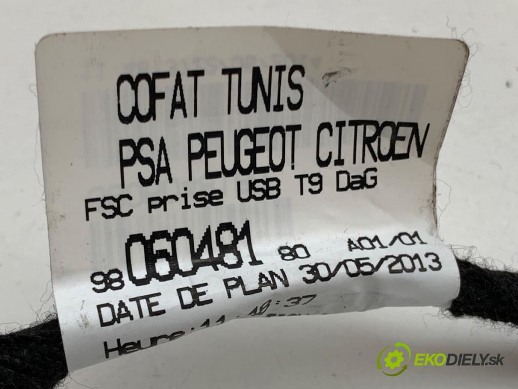 PEUGEOT 308 SW II Kombi 2014 88 kW 1.6 BlueHDi 120 1560 HNÍZDO: USB 9806048180