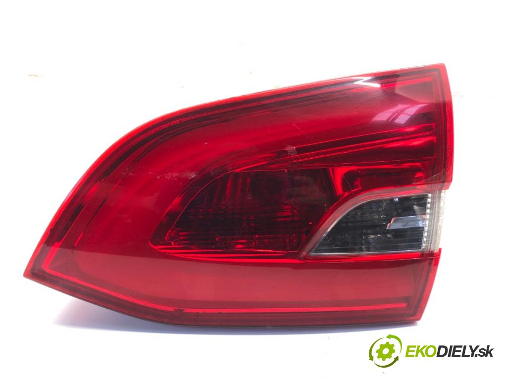 PEUGEOT 308 SW II Kombi 2014 88 kW 1.6 BlueHDi 120 1560 Svetlo pravy zad vnútorná 