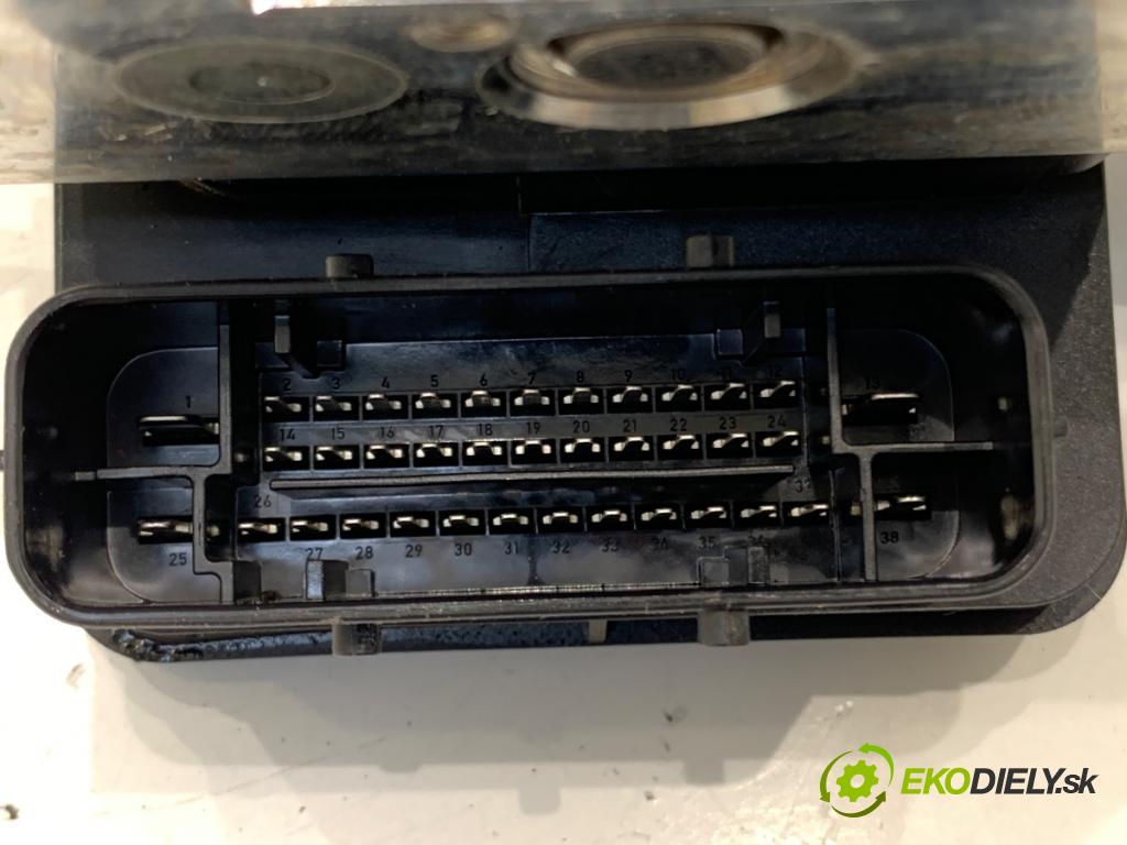 BMW F30 sedan 2014 155 kW 325 d 1995 Pumpa ABS 6868637 (Pumpa ABS)