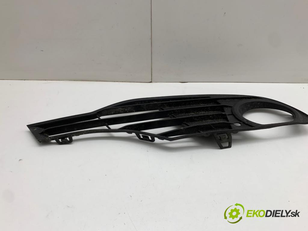 BMW F30 sedan 2014 155 kW 325 d 1995 Mriežky nárazníka pravy predný 7281918