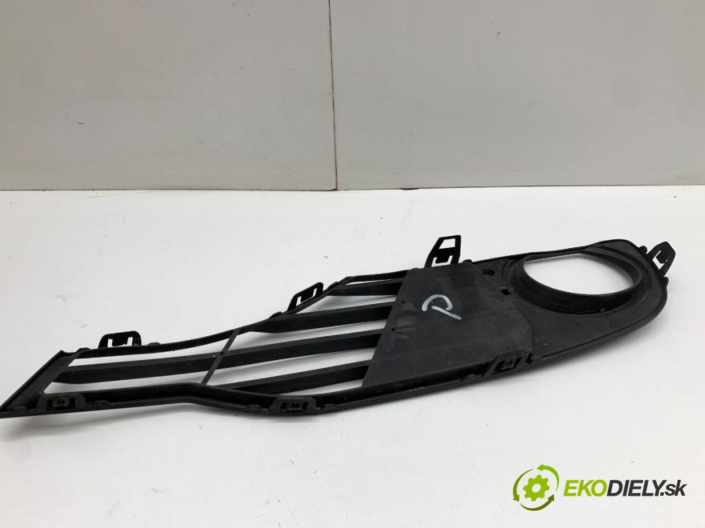 BMW F30 sedan 2014 155 kW 325 d 1995 Mriežky nárazníka pravy predný 7281918