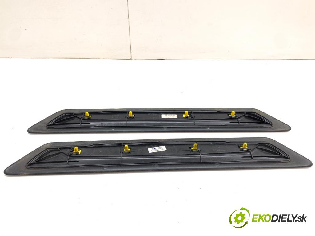 BMW F30 sedan 2014 155 kW 325 d 1995 lišta násada prahu přední část levá strana pravá 8051037