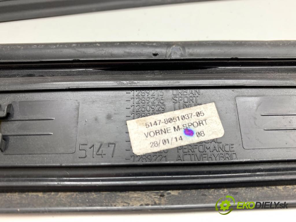 BMW F30 sedan 2014 155 kW 325 d 1995 lišta násada prahu přední část levá strana pravá 8051037
