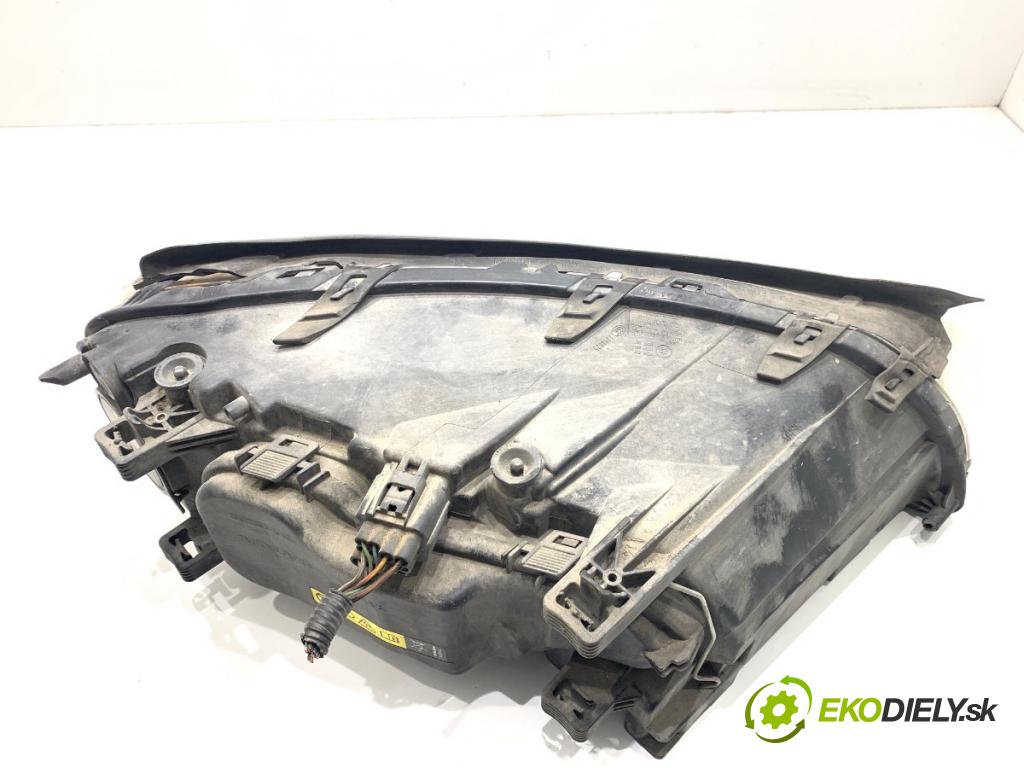 VOLVO V70 III Kombi 2010 170 kW 2.5 T 2521 světlomet levý přední část