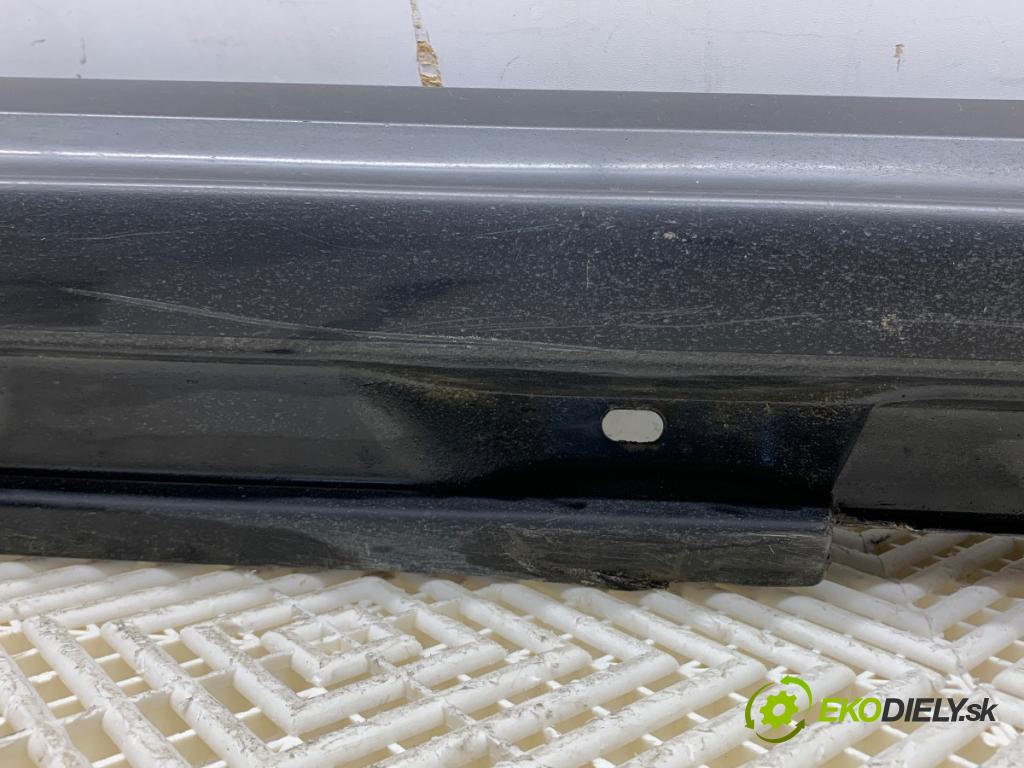 VOLVO V70 III Kombi 2010 170 kW 2.5 T 2521 lišta prahová pravý 39882988