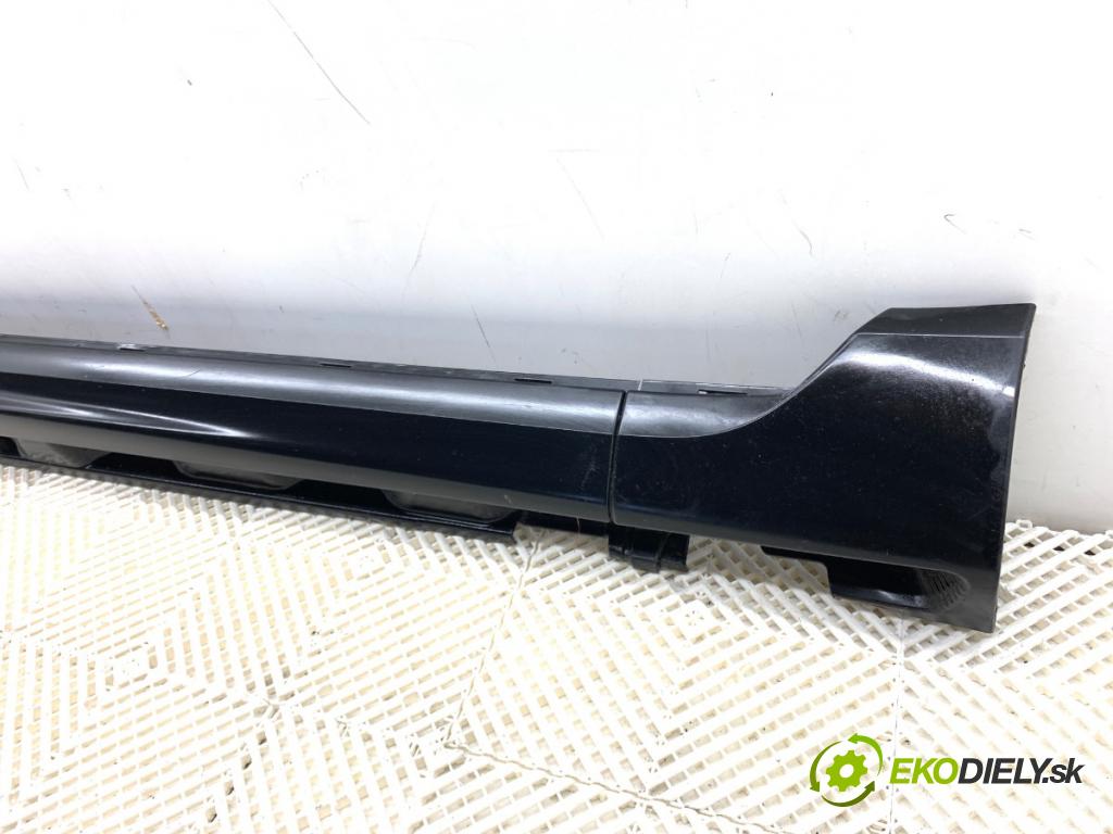 VOLVO V70 III Kombi 2010 170 kW 2.5 T 2521 lišta prahová levý 39882943