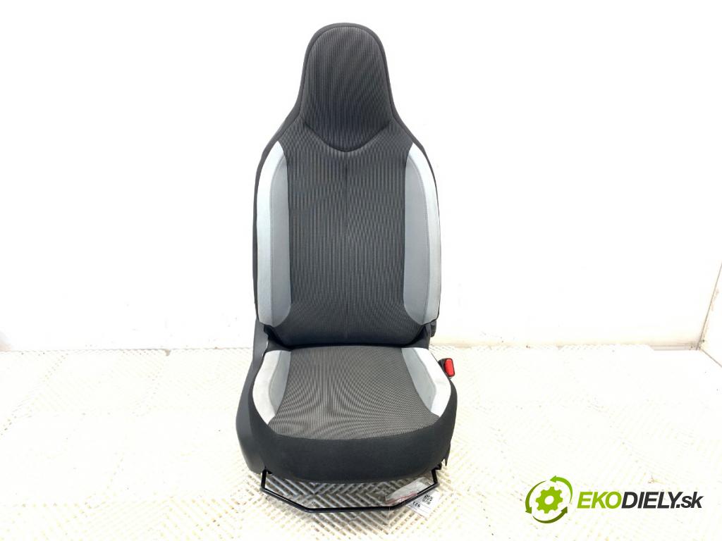 TOYOTA AYGO II liftback 2014 51 kW 1.0 (KGB40) 998 Sedadlo pravy predný 