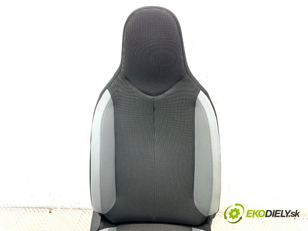 TOYOTA AYGO II liftback 2014 51 kW 1.0 (KGB40) 998 Sedadlo pravy predný