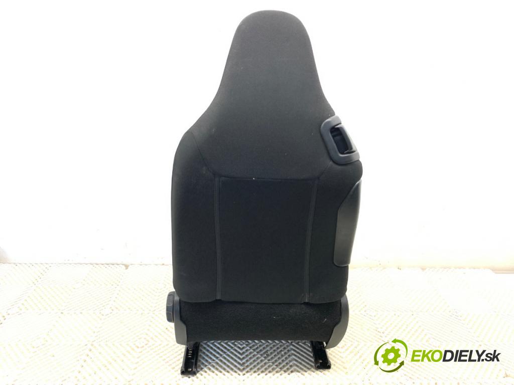 TOYOTA AYGO II liftback 2014 51 kW 1.0 (KGB40) 998 Sedadlo pravy predný