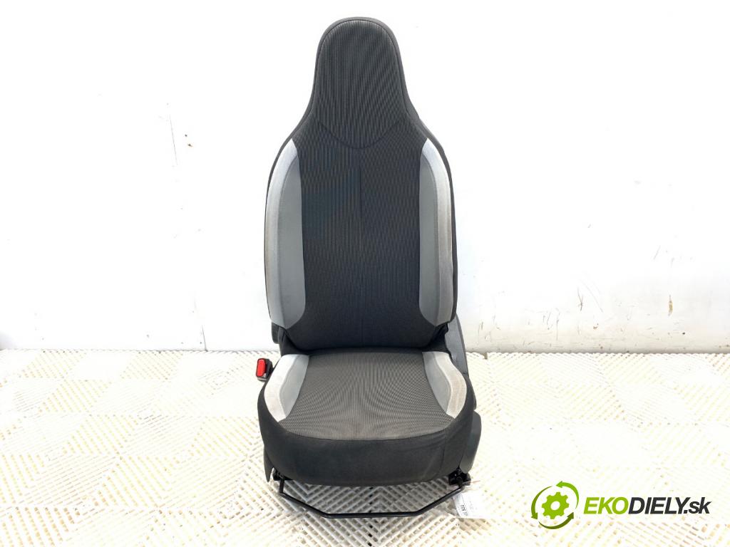 TOYOTA AYGO II liftback 2014 51 kW 1.0 (KGB40) 998 Sedadlo ľavy predný 