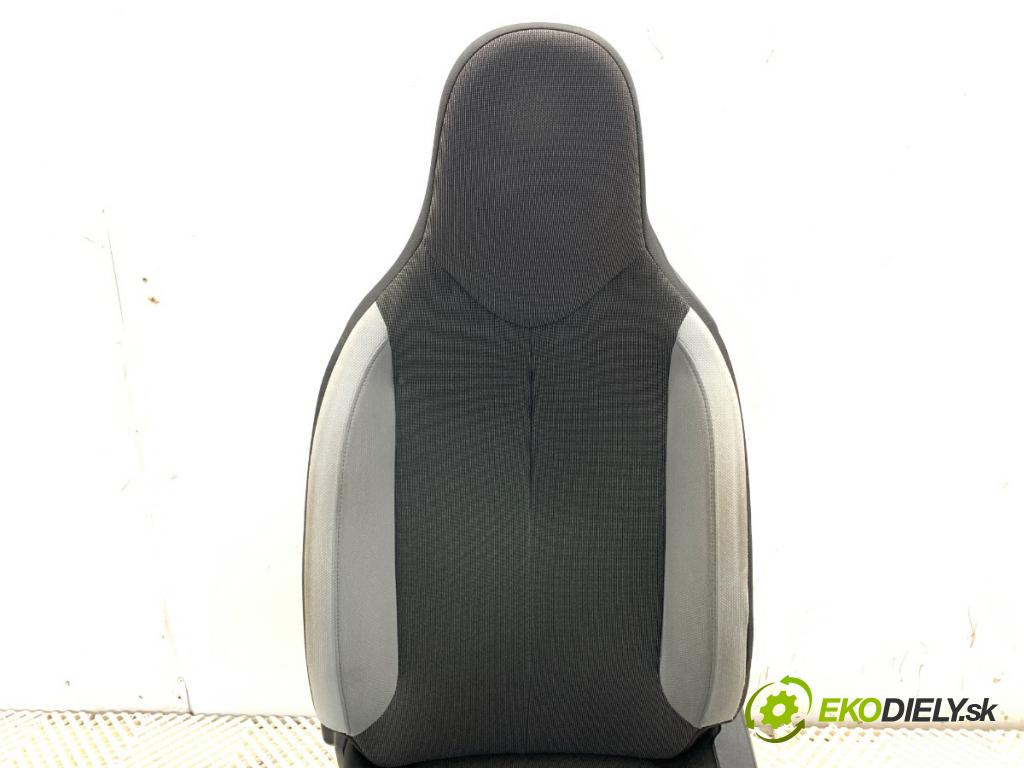 TOYOTA AYGO II liftback 2014 51 kW 1.0 (KGB40) 998 Sedadlo ľavy predný