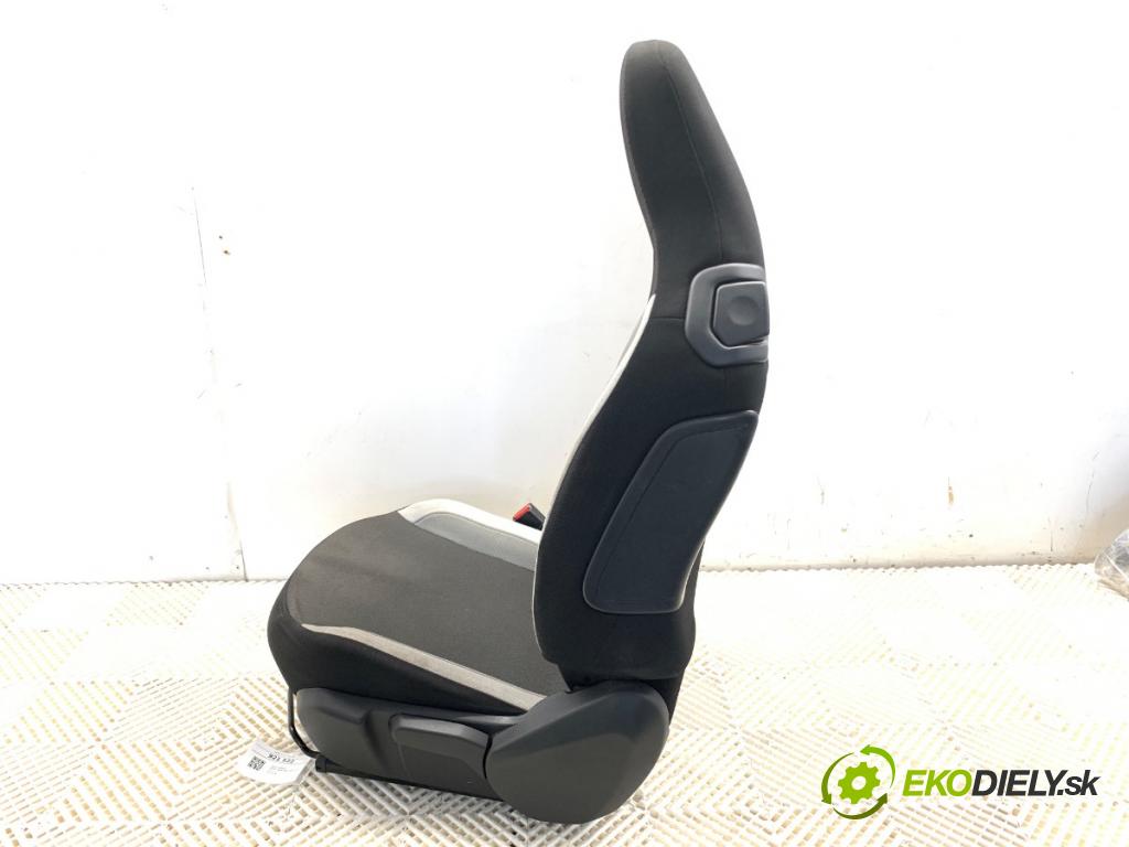 TOYOTA AYGO II liftback 2014 51 kW 1.0 (KGB40) 998 Sedadlo ľavy predný