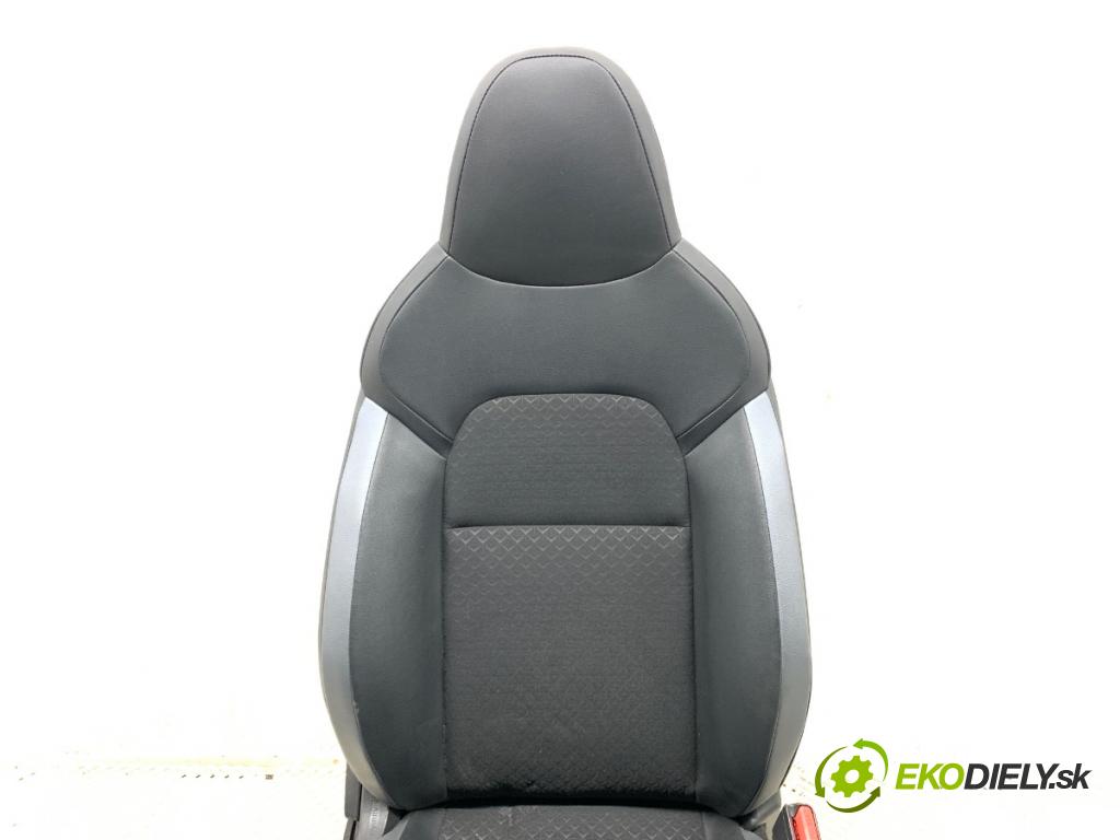 NISSAN JUKE SUV 2023 84 kW 1.0 999 Sedadlo pravy predný