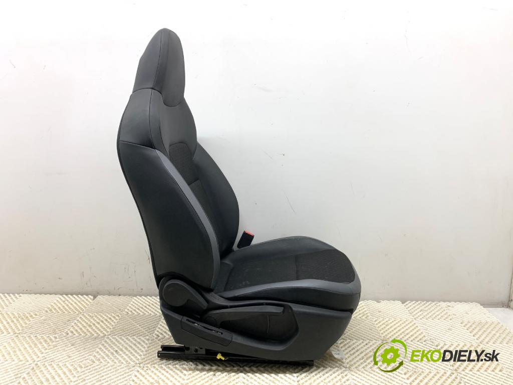 NISSAN JUKE SUV 2023 84 kW 1.0 999 Sedadlo pravy predný