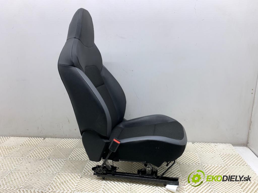 NISSAN JUKE SUV 2023 84 kW 1.0 999 Sedadlo ľavy predný