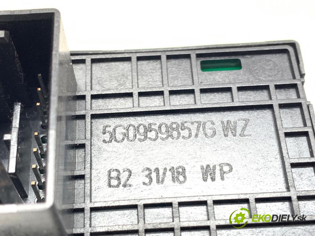 VW POLO VI liftback 2018 70 kW 1.0 TSI 999 přepínač oken 5G0959857G (Páčky pod volantem)