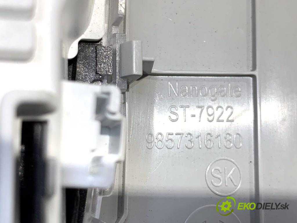 OPEL FRONTERA  2025 100 kW 1.2 MHEV 100kW (136KM) 1199 světlo stropní 9857316180
