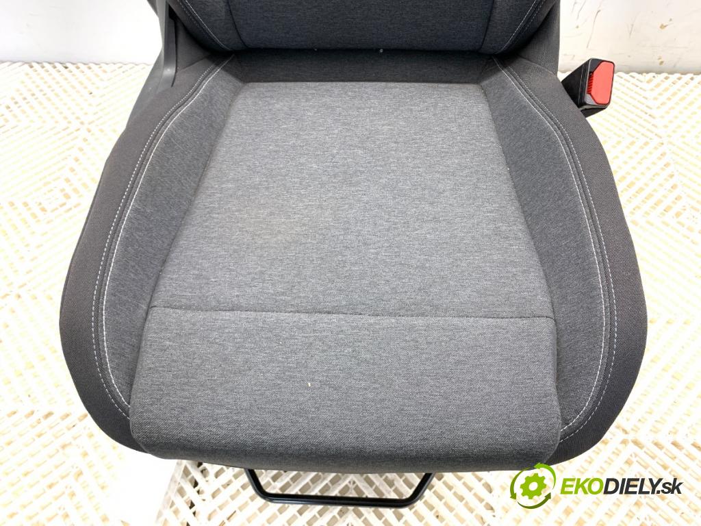 OPEL FRONTERA  2025 100 kW 1.2 MHEV 100kW (136KM) 1199 Sedadlo pravy predný