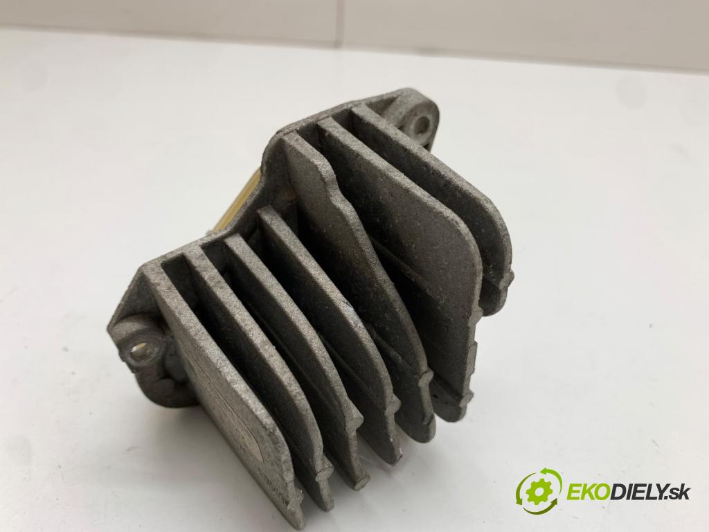 SEAT LEON III Kombi 2015 110 kW 2.0 TDI 1968 modul LED 5F0941476