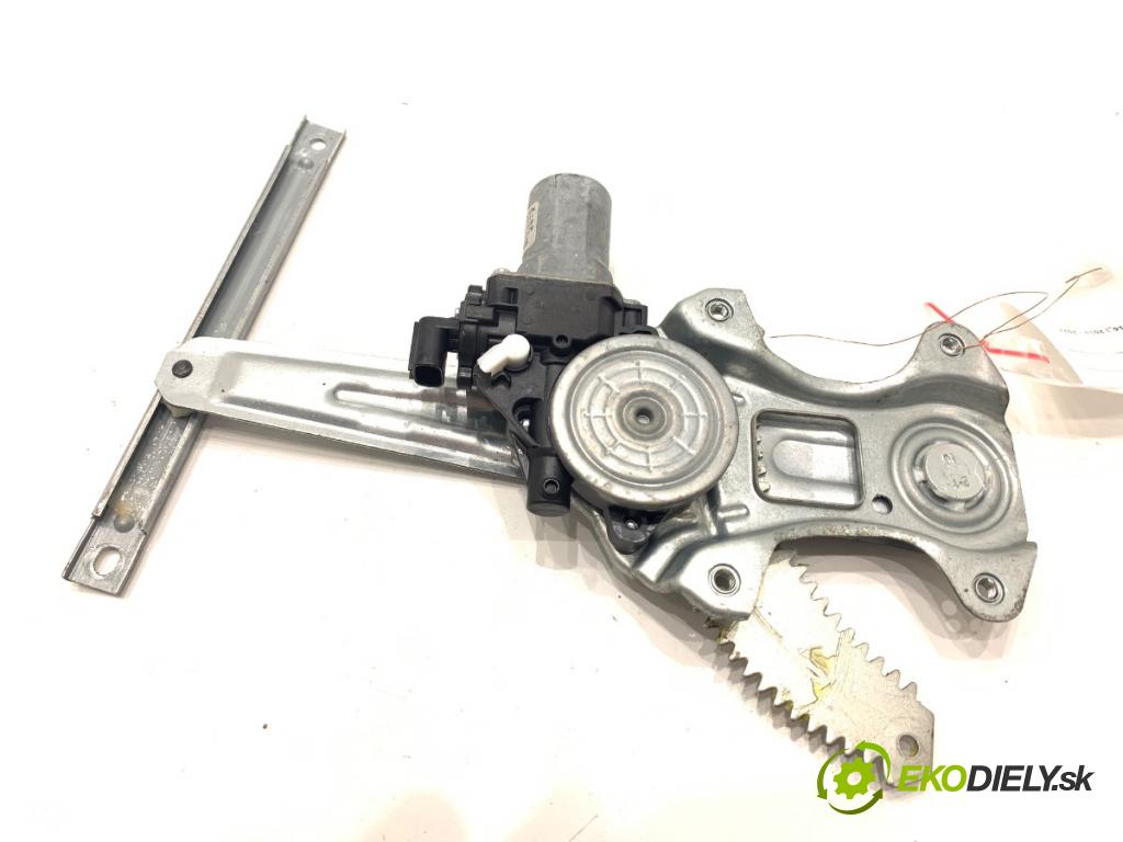NISSAN JUKE SUV 2023 84 kW 1.0 999 Mechanizmus okna ľavy zad 827306PA0A