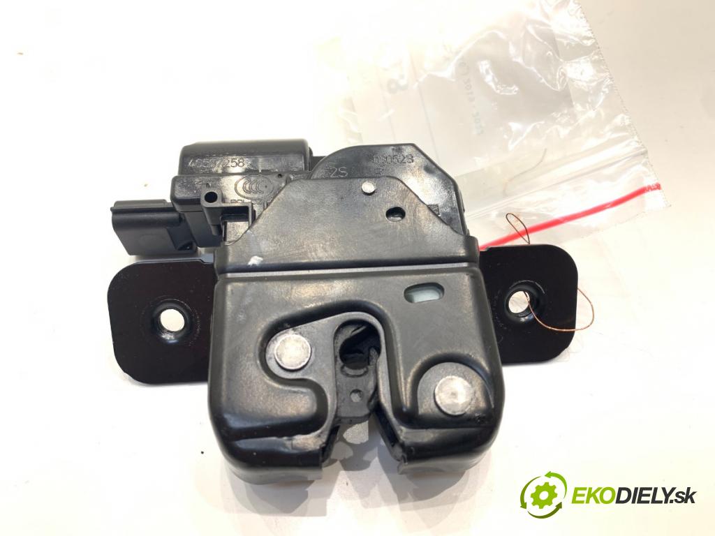 NISSAN JUKE SUV 2023 84 kW 1.0 999 zámok dverí zad 846304010R