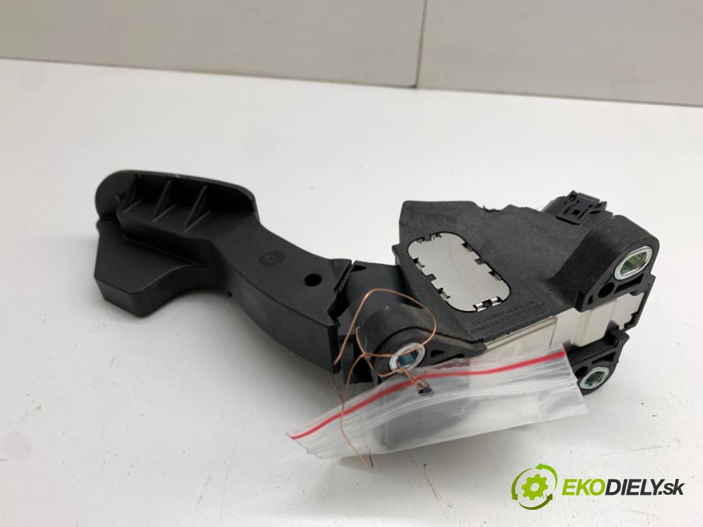 TOYOTA AYGO II liftback 2014 51 kW 1.0 (KGB40) 998 Potenciometer plynu 78110-0H040 (Potenciometer plynového pedálu)
