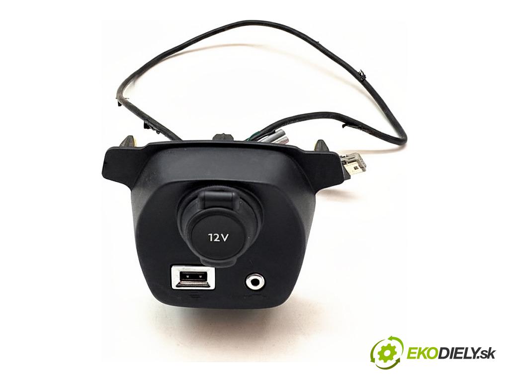 TOYOTA AYGO II liftback 2014 51 kW 1.0 (KGB40) 998 HNÍZDO: USB 55477-0H010