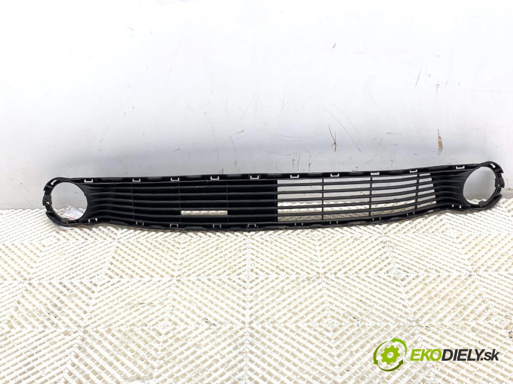 TOYOTA AYGO II liftback 2014 51 kW 1.0 (KGB40) 998 mří nárazníka přední část  (Přední mřížka (maska chladiče))