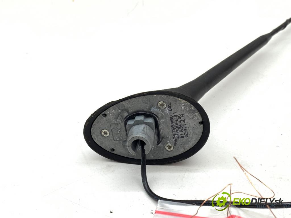 PEUGEOT 208 I liftback 2014 60 kW 1.2 VTI 82 1199 ANTENA 9674768980