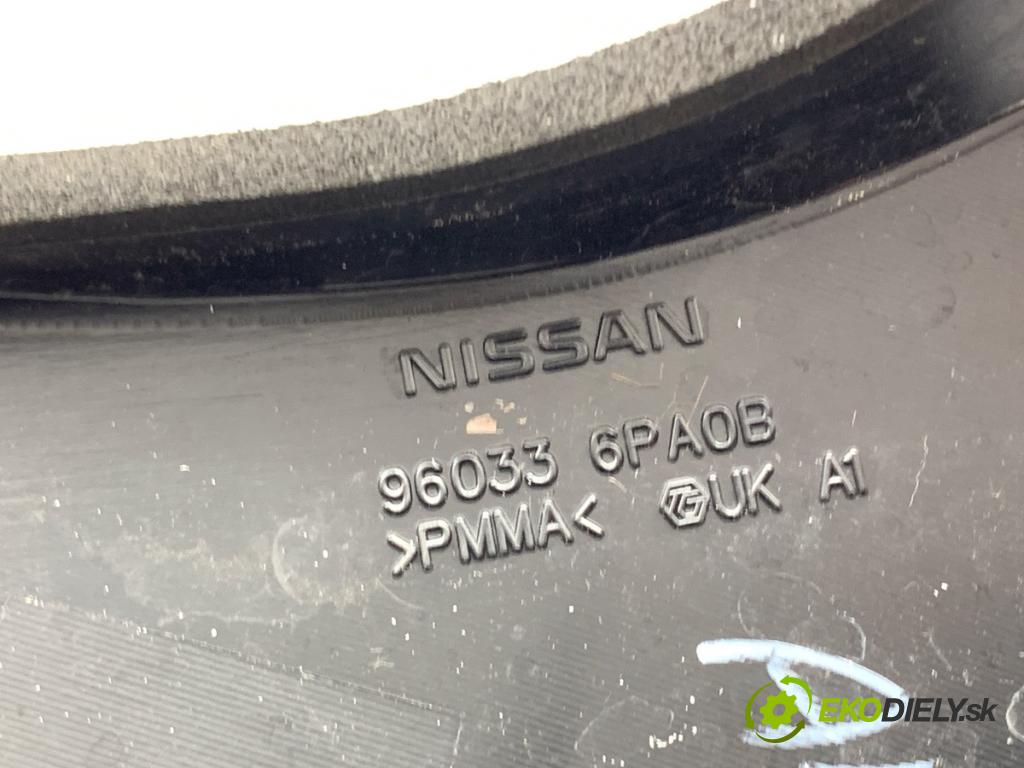 NISSAN JUKE SUV 2023 84 kW 1.0 999 Lišta dverí zad ľavá strana 960336PA0B