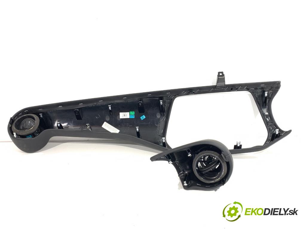 NISSAN JUKE SUV 2023 84 kW 1.0 999 lišty kryt přístrojovky 684116PE4A